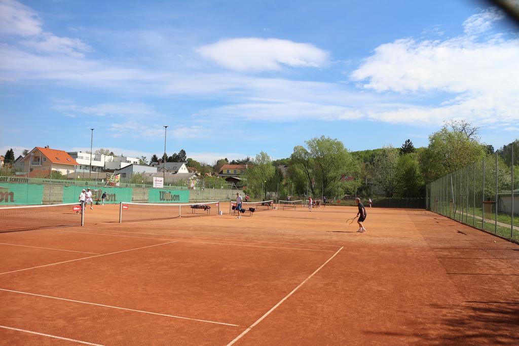 Centercourt Hotel Graz Exteriör bild